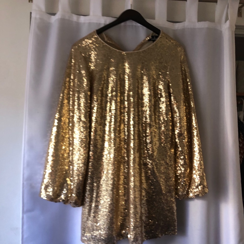 Lulus gold sequin bell sleeve dress